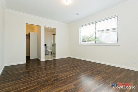 Property photo of 2/17 Manor Street Werribee VIC 3030