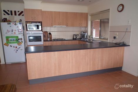 Property photo of 18 Parkway Drive Strathfieldsaye VIC 3551