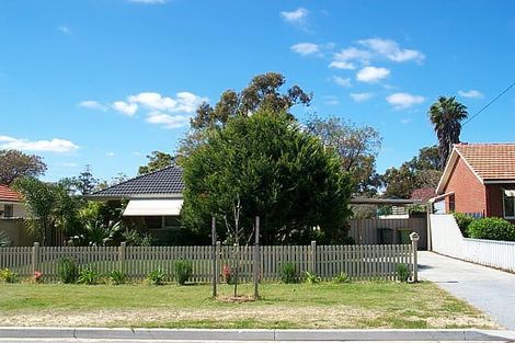 14 Williams Rd, Coolbellup, WA 6163