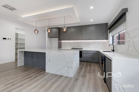 Property photo of 15 Rhubarb Place Mickleham VIC 3064