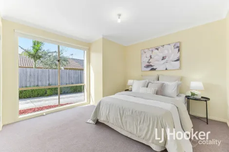 Property photo of 2/30 Bride Avenue Hampton Park VIC 3976