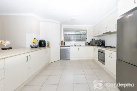 Property photo of 4/235 Princes Way Drouin VIC 3818