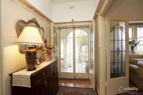 Property photo of 16 Eumeralla Road Caulfield South VIC 3162