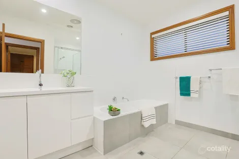 Property photo of 15 Muscat Court Mildura VIC 3500