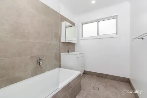 Property photo of 39 Kenley Crescent Macquarie Hills NSW 2285
