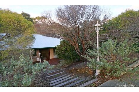 9 Topaz Ct, Mount Richon, WA 6112