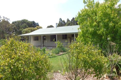 32 Carter St, Stratford, VIC 3862