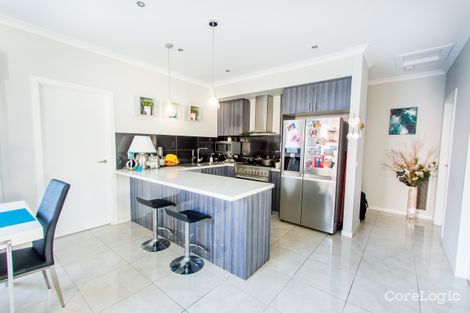 Property photo of 16 Boldrewood Place Lynbrook VIC 3975