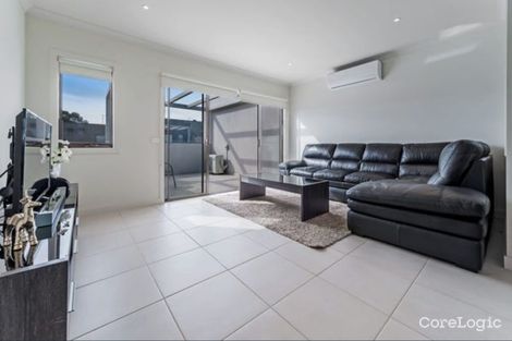 Property photo of 24/1-15 Beddison Road Craigieburn VIC 3064