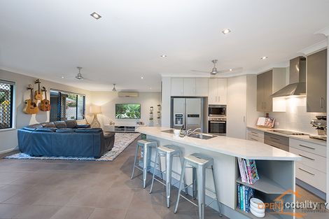 Property photo of 40 Hillock Crescent Bushland Beach QLD 4818