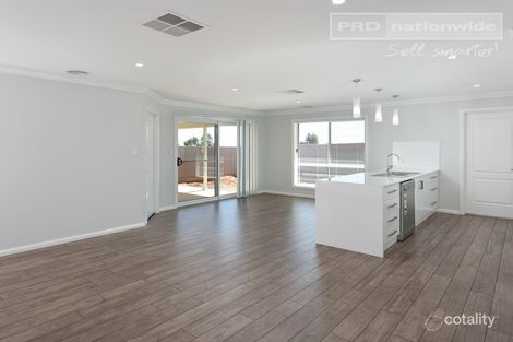 Property photo of 78 Lingiari Drive Lloyd NSW 2650