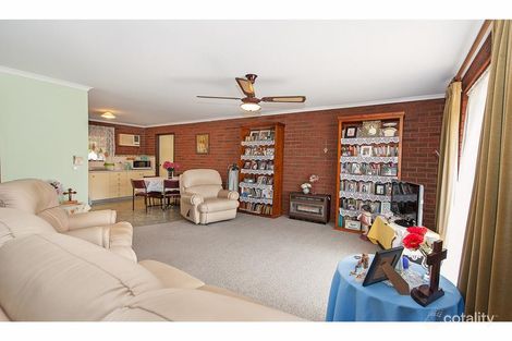 Property photo of 2/595 Webb Street Lavington NSW 2641