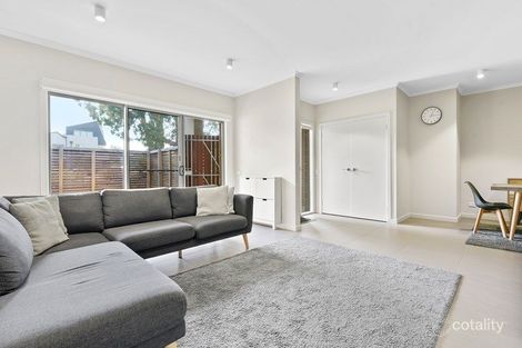 Property photo of 6 Hinterland Close Lynbrook VIC 3975