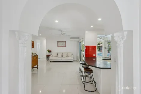 Property photo of 20 Indooroopilly Court Robina QLD 4226