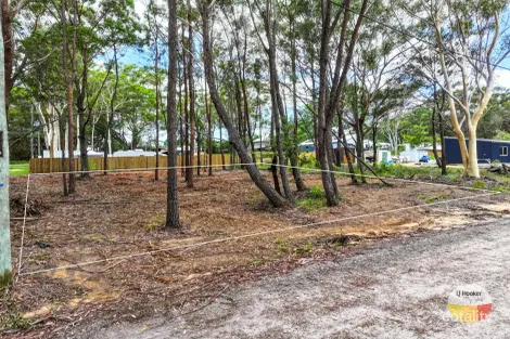 27 Zinnia St, Russell Island, QLD 4184