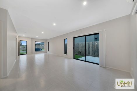 72 Waterways Dr, Cranbourne North, VIC 3977