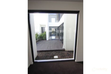 Property photo of 10004 The Boulevarde Benowa QLD 4217