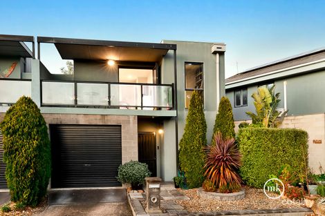 Property photo of 24 Diamond Boulevard Greensborough VIC 3088