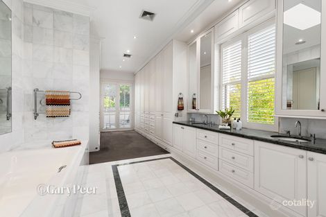 Property photo of 31 Langdon Road Caulfield North VIC 3161