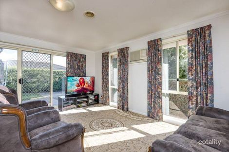 Property photo of 35 Kippenross Drive Narre Warren South VIC 3805