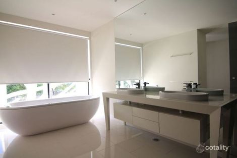 Property photo of 10004 The Boulevarde Benowa QLD 4217
