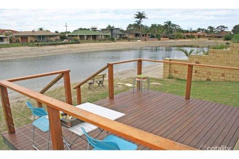 17 Dolphin Ct, Palm Beach, QLD 4221