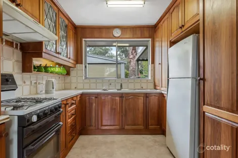 Property photo of 24 Sellick Drive Croydon VIC 3136