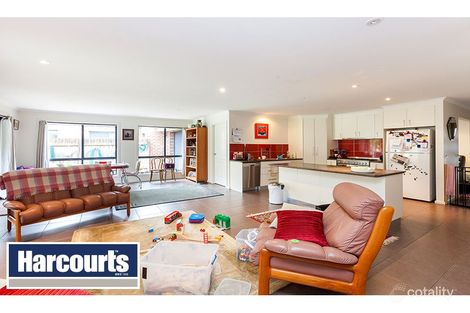 Property photo of 8 Miller Close Drouin VIC 3818