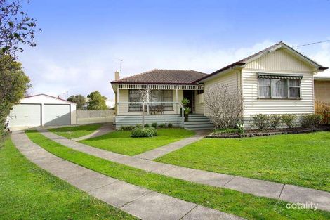 4 Charlotte Ave, Newcomb, VIC 3219