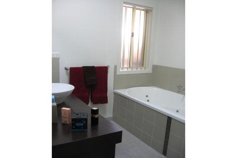 Property photo of 20 Kensington Crescent Altona Meadows VIC 3028