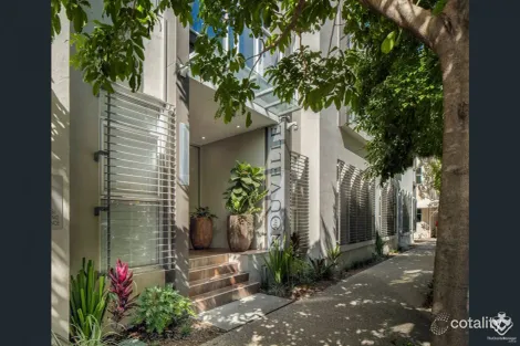 Property photo of 38 Skyring Terrace Teneriffe QLD 4005