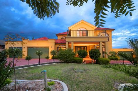 2 Robertsons Rd, Taylors Lakes, VIC 3038