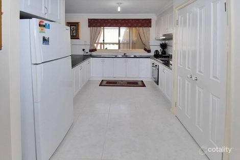 Property photo of 2 Buchan Court Taylors Hill VIC 3037