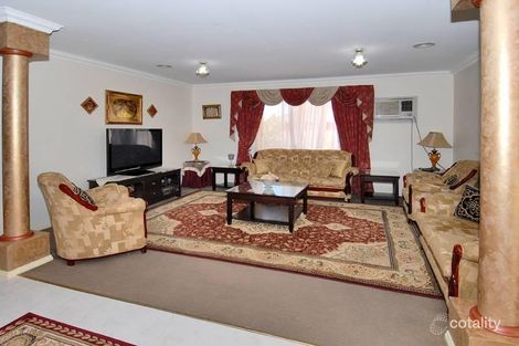 Property photo of 2 Buchan Court Taylors Hill VIC 3037