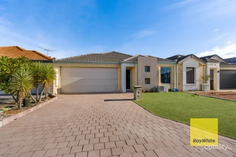 12 Churchill Grn, Canning Vale, WA 6155