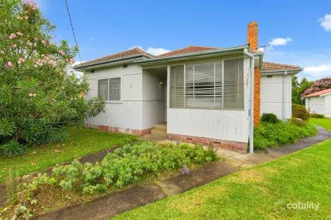 Property photo of 2 Tallayang Street Bomaderry NSW 2541