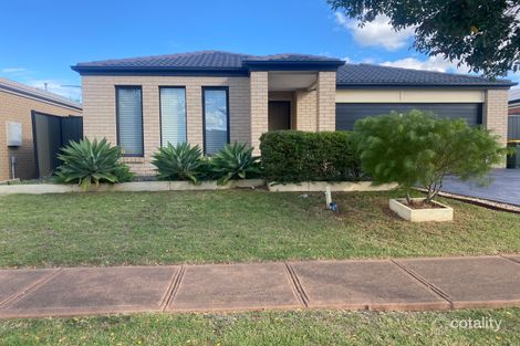 15 Fairbridge Rd, Point Cook, VIC 3030