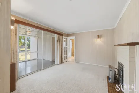 Property photo of 13 Boonah Street Griffith NSW 2680