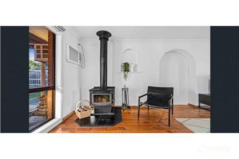 Property photo of 1 Langdon Crescent Craigieburn VIC 3064