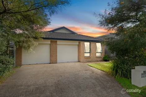 2/98 Mercy Cct, Park Ridge, QLD 4125