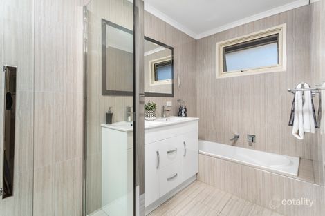 Property photo of 4 Mowbray Drive Wantirna South VIC 3152