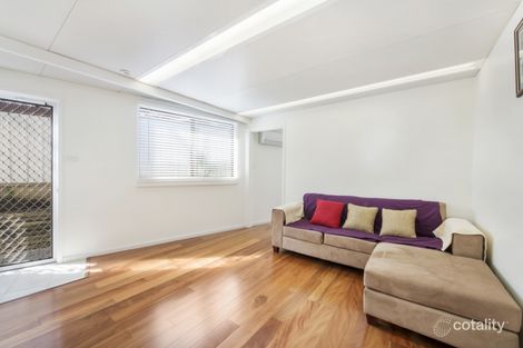 Property photo of 30 Dalgety Crescent Green Point NSW 2251