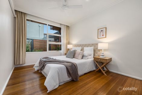 Property photo of 2/53 Narong Road Caulfield North VIC 3161