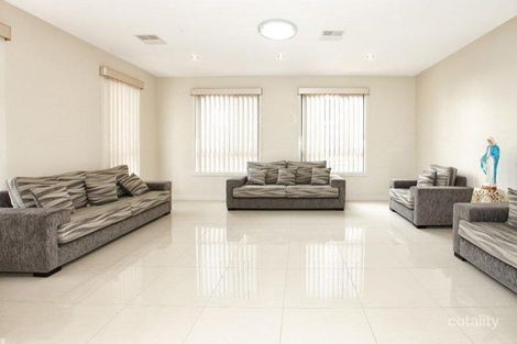 Property photo of 3 Wyndcliffe Way Roxburgh Park VIC 3064