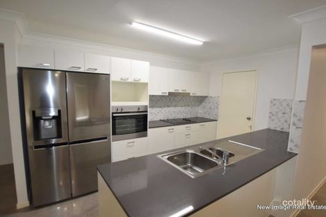 Property photo of 11 Scribbly Gum Court Boronia Heights QLD 4124