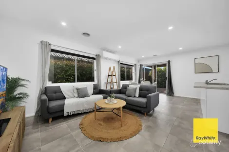 Property photo of 15 Straun Road Mickleham VIC 3064