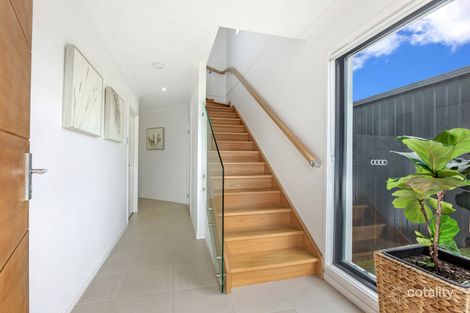 Property photo of 112 Sovereign Drive Deebing Heights QLD 4306