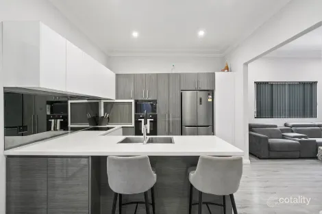 Property photo of 18 Auburn Parade Cringila NSW 2502