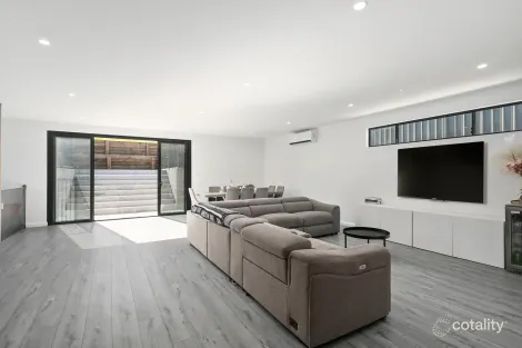 Property photo of 18 Auburn Parade Cringila NSW 2502