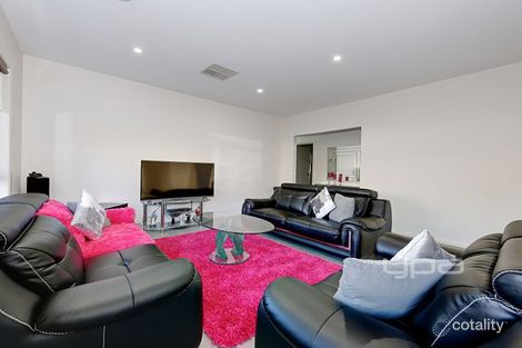 Property photo of 2/58 Hanson Road Craigieburn VIC 3064